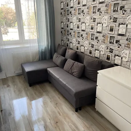 بيت شباب Center