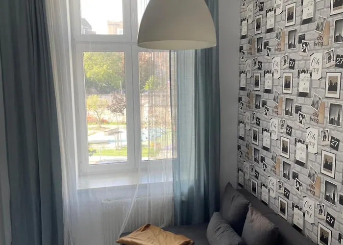 Center * فروتسواف