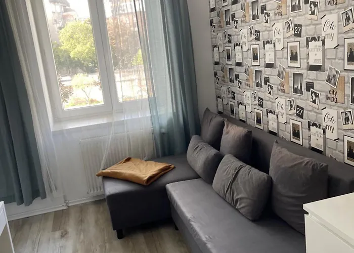 Center بيت شباب