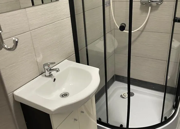 Center بيت شباب