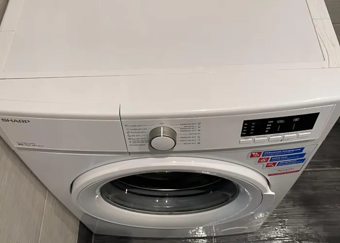 Center بيت شباب *